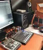 Table de mixage, micros et sonorisation afin d'animer les bals